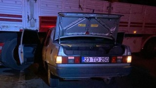 Kahramanmaraş’ta otomobil tıra ok gibi saplandı 