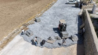 Büyükşehir’den Elbistan Kırsalına 5 Bin Metrekarelik Kilit Parke