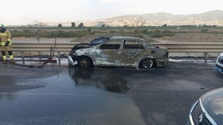 Kahramanmaraş’ta otomobil demir yığınına döndü