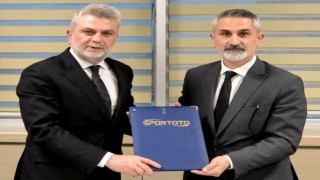 Büyükşehir’den 11 İlçeye 35 Yeni Sentetik Saha