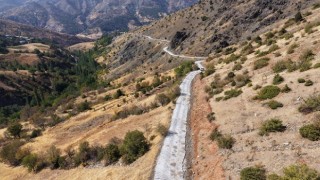 Büyükşehir’den Ekinözü Demirlik’te Yol Yenileme Çalışması