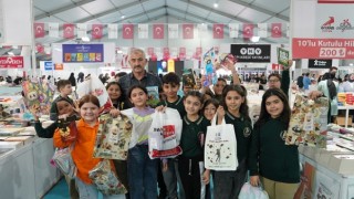 Kitap Fuarı’nda 6. Gün; Kitap Aşkı İlk Günkü Gibi!