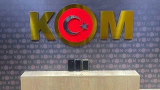 Ehliyet sınavında kopya çekti yakalandı