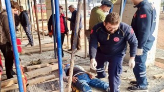 İnşaat İskelesinden Düşen İşçi Yaralandı