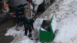 Zorlu kış şartlarına rağmen Onikişubat’ta temizlik hizmetleri aksamıyor