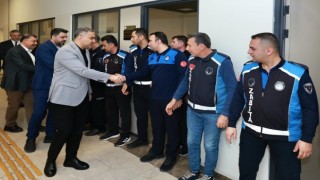 Başkan Toptaş, belediye personeliyle bayramlaştı