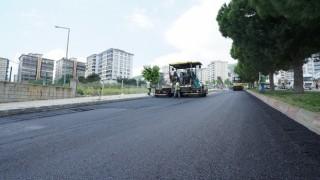 Büyükşehir, Ahır Dağı Caddesi’nde Asfalt Mesaisini Sürdürüyor