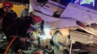 Kahramanmaraş’ta otomobil aydınla direğine çarptı: 3 yaralı 