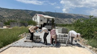 Çağlayancerit Kırsalına 3 Bin Metrekarelik Kilit Parke