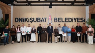 Onikişubat Belediyesi’nin Evlilik Okulu’nu tamamlayan ilk 50 çift sertifikalarını aldı