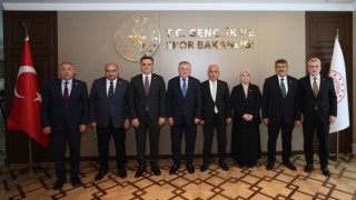 AK Parti Kahramanmaraş Heyeti Gençlik ve Spor Bakanı Bak ile Bir Araya Geldi