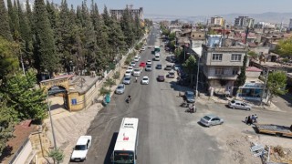 Büyükşehir, Şeyh Adil ve Girne Caddelerini Sıcak Asfaltla Yeniledi
