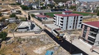 Pazarcık’ta Asfalt Mesaini Ahmet Bozdağ Mahallesi’nde Sürüyor
