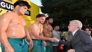 26 Yıllık Hasret Er Meydanında Son Buldu; Pehlivanlar Ödüllerine Kavuştu
