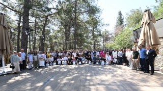 Başkan Görgel LGS ve YKS'de dereceye giren öğrenci ve aileleri ile bir araya geldi