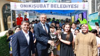 Başkan Toptaş, minik öğrencilerin davetine kayıtsız kalmadı