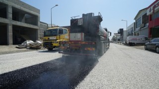 Büyükşehir, Yeni Sanayi Sitesi’nde Asfalt Mesaisi Sürüyor