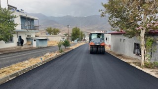 Büyükşehir’den Ekinözü’nde Altyapının Ardından Asfalt Mesaisi