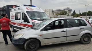 Otomobil ile Ambulans Çarpıştı